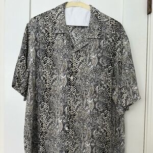Men's Black and White Patterned Shirt